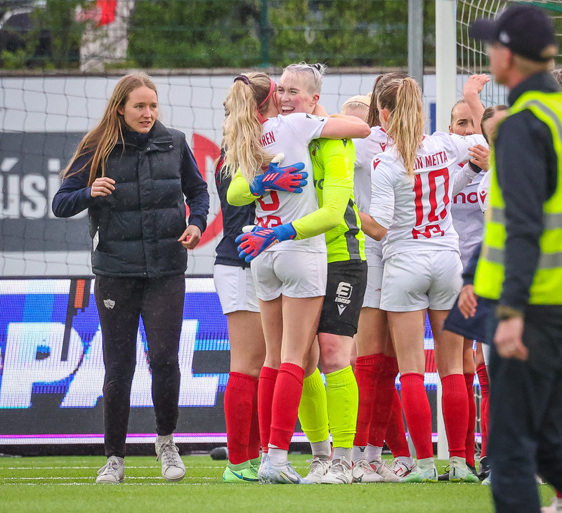 Myndaveisla: Valur vann Breiðablik í toppslagnum
