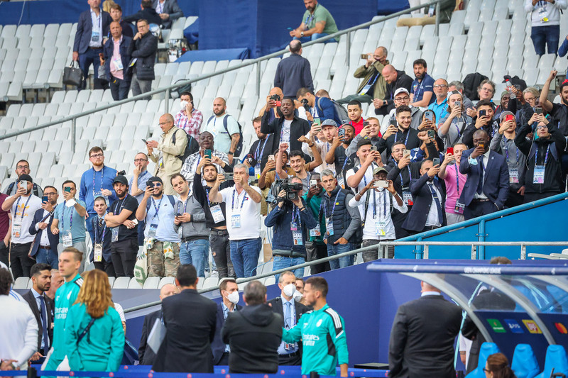 Myndaveisla frá æfingu Real Madrid á Stade de France