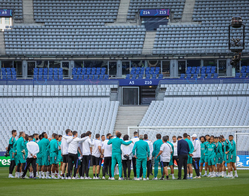 Myndaveisla frá æfingu Real Madrid á Stade de France