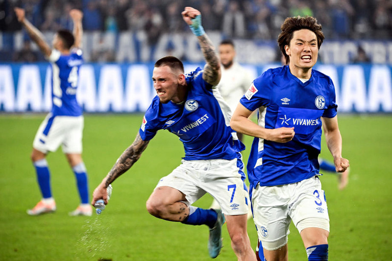 Hlozek á leið til Leverkusen - Þrjú félög vilja Itakura frá City