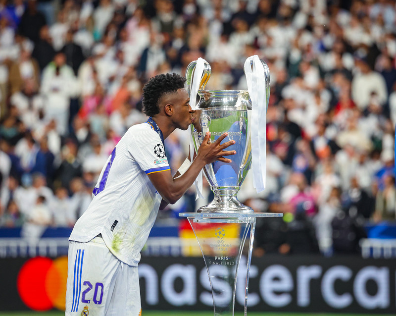 Hengdu Vinicius niður af brú: Madríd hatar Real