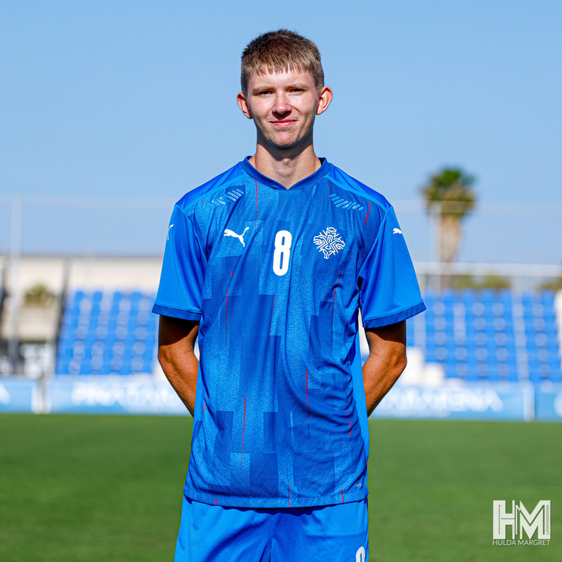 Á að baki þrjá leiki með U19 landsliðinu.