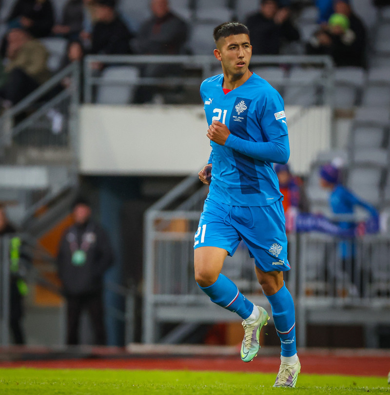 Mikael kom við sögu í sigri Spezia - Daníel Leó vann í Poznan