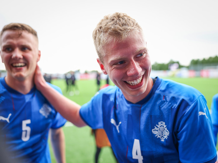 Róbert eftir leik með U21 landsliðinu.