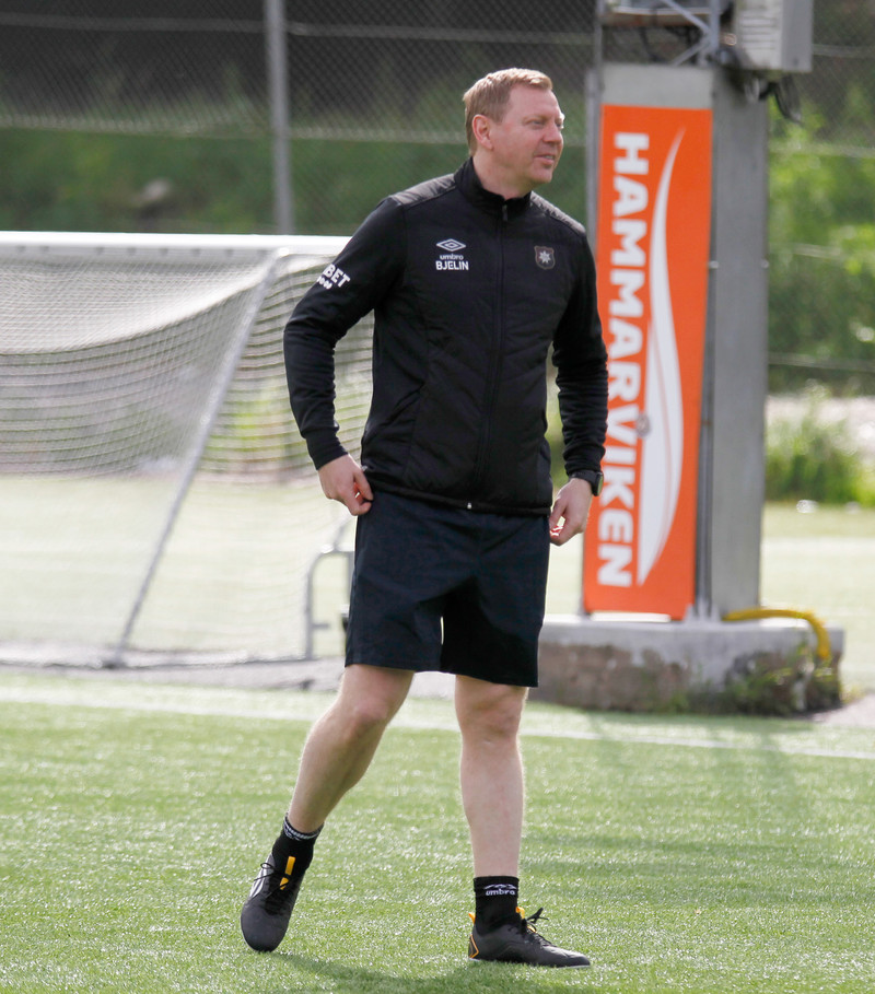 Á kaffihúsi í Svíþjóð með Brynjari Birni - Frá Lengjudeildinni í Superettan