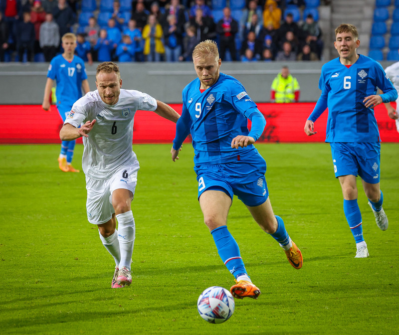 Sveinn Aron Guðjohnsen til Víkings (Staðfest)