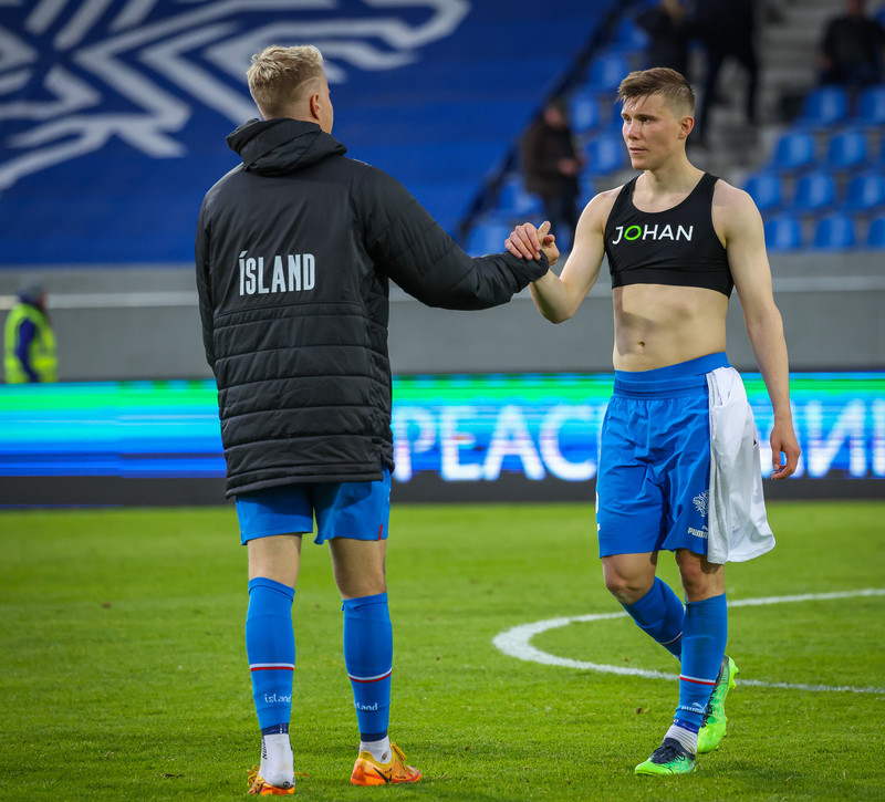 Alfons er ekki með íslenska landsliðinu vegna axlarmeiðsla.
