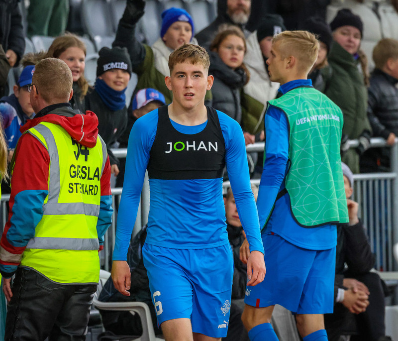 Ísak Bergmann spáir í Ástralía - Danmörk