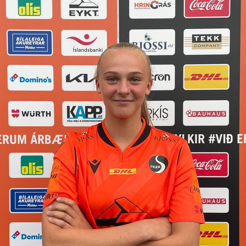 Efnileg Nína framlengir við Fylki