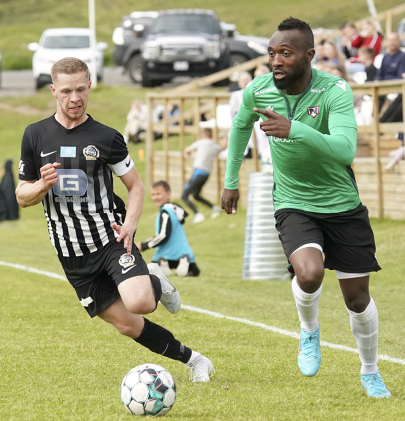 Oumar Diouck og félagar í NJarðvík mæta Víkingi Ó. í 2. deild