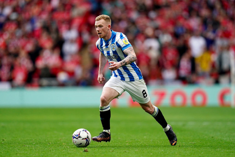 Lewis O'Brien í leik með Huddersfield Town