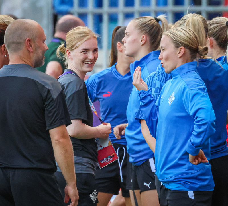 'Þær eru þvílíkar fyrirmyndir allar þessar stelpur. Þær eru miklir atvinnumenn'