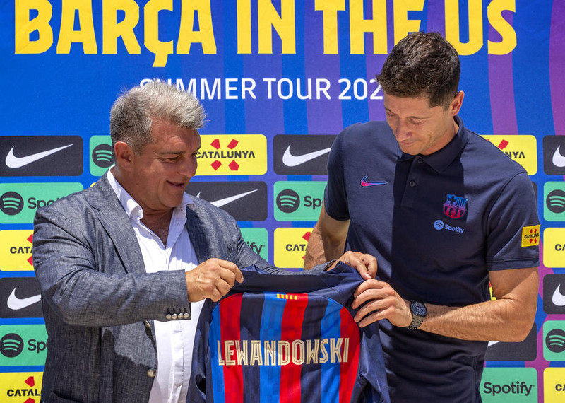 Joan Laporta og Robert Lewandowski.