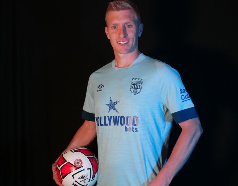 Ben Mee framlengir við Brentford