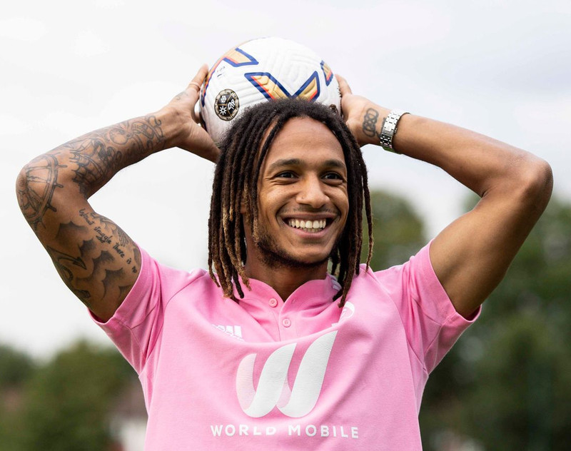 Fulham opið fyrir því að lána Mbabu