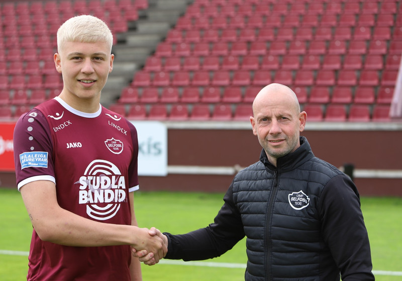 Æfingahópur U19 fyrir milliriðil á Englandi