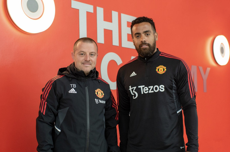Tom Huddlestone hér til hægri.