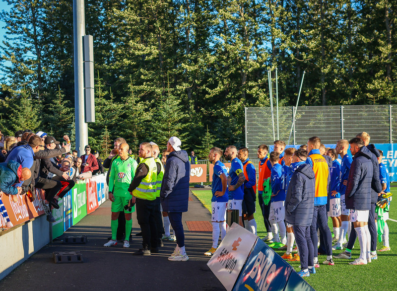 Myndir: Leikmenn Lech Poznan þurftu að svara fyrir tapið fyrir framan stúkuna