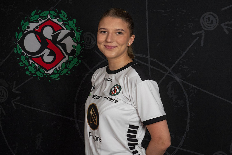 María Lena Ásgeirsdóttir í treyju Örebro