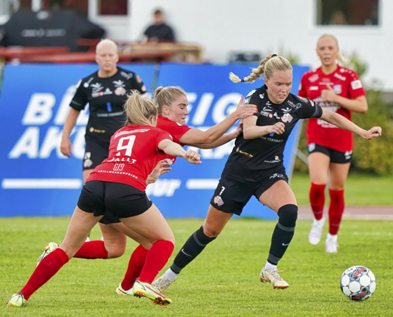 Myndaveisla: Afturelding sótti þrjú stig norður