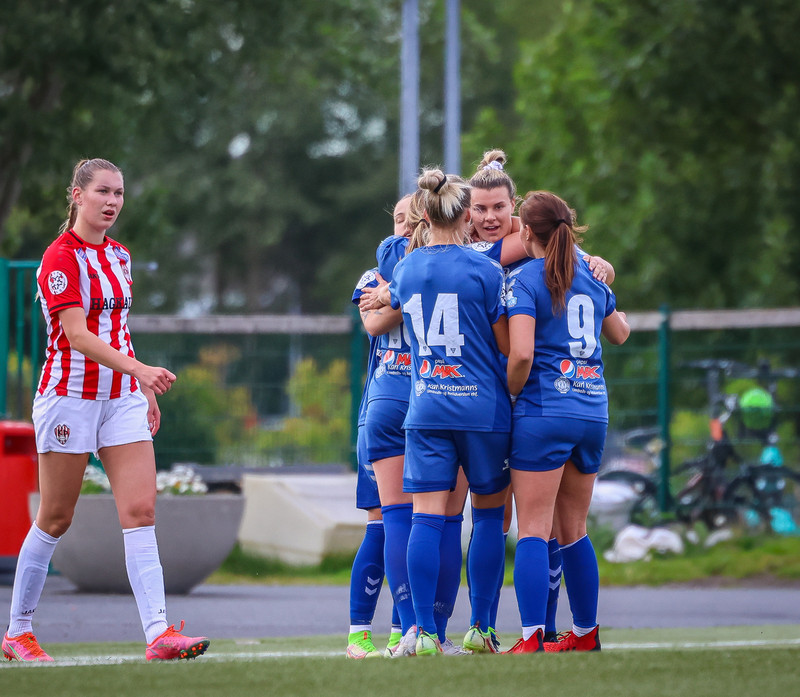 ,,Upp komu nokkur leiðindamál yfir tímabilið. Glenn ýtti því sem ógnaði hans ímynd og orðspori til hliðar með velferð liðsins í huga.''