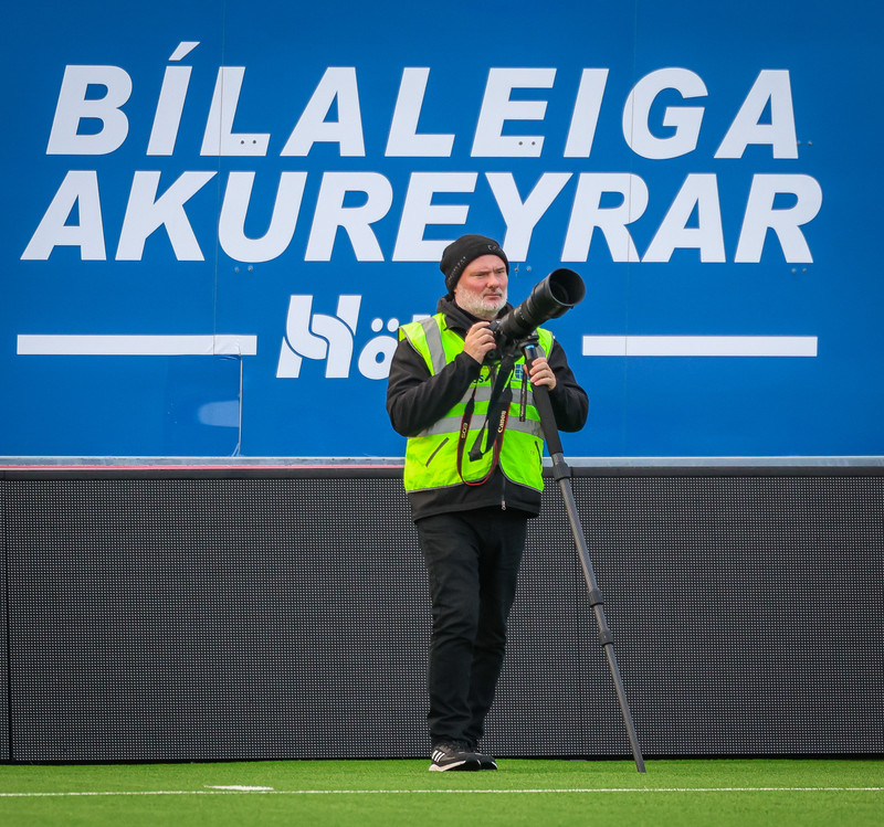 Myndaveisla: Valsklæddir Njarðvíkingar unnu Hauka á Hlíðarenda