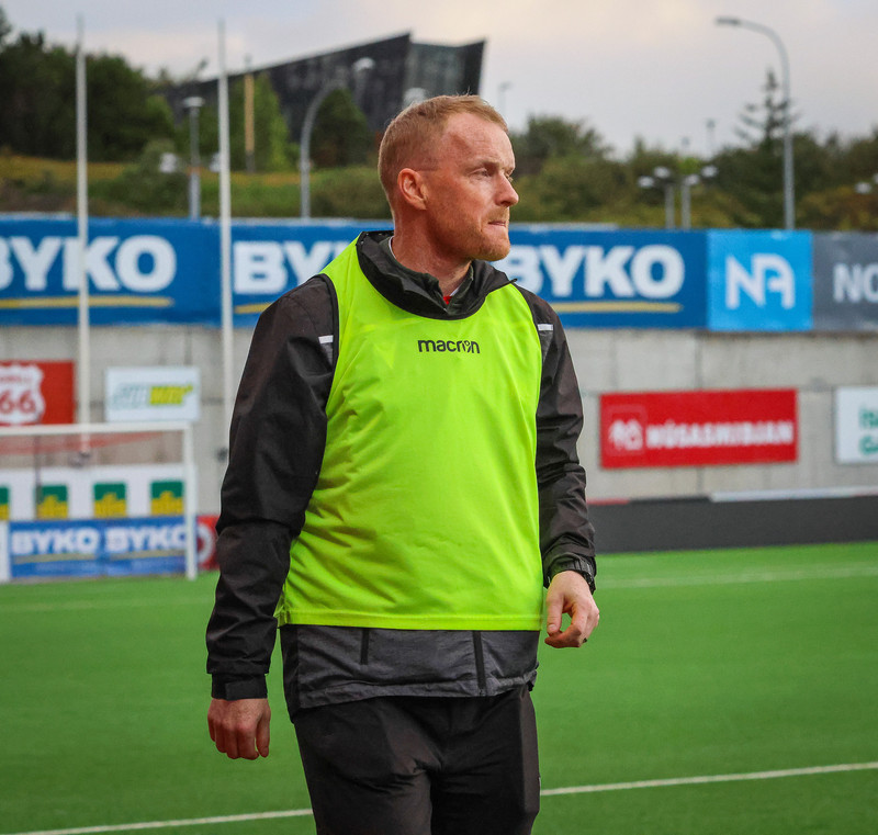 Myndaveisla: Valsklæddir Njarðvíkingar unnu Hauka á Hlíðarenda