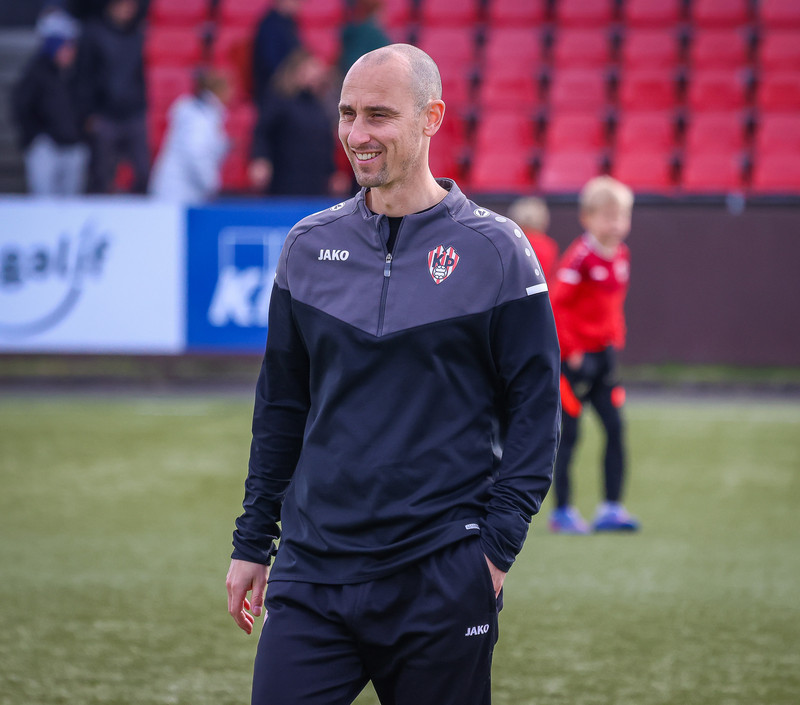 Ég hef svarað því þannig að ég er ekki tilbúinn að taka neina ákvörðun og mun ekki gera það strax.