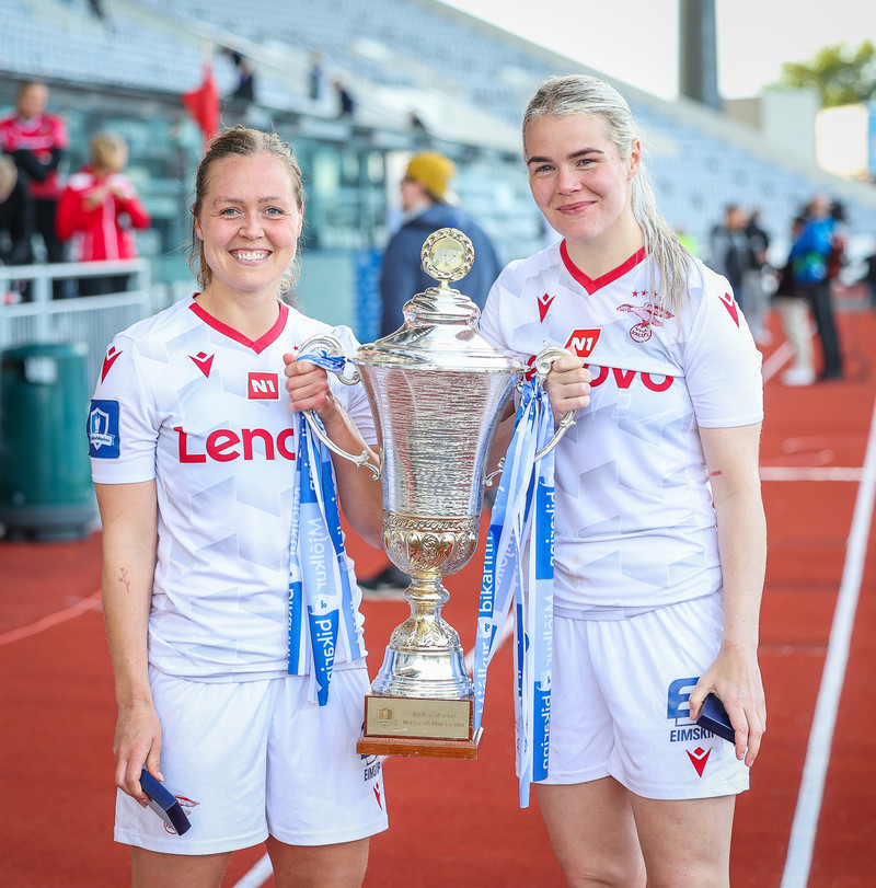 Lára Kristín Pedersen leggur skóna á hilluna (Staðfest)