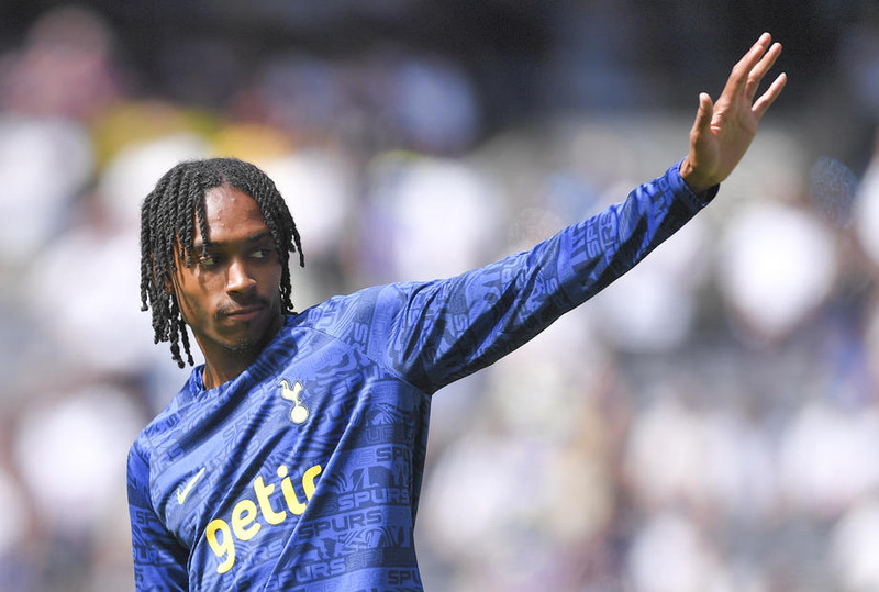 Djed Spence er mættur til Leeds.