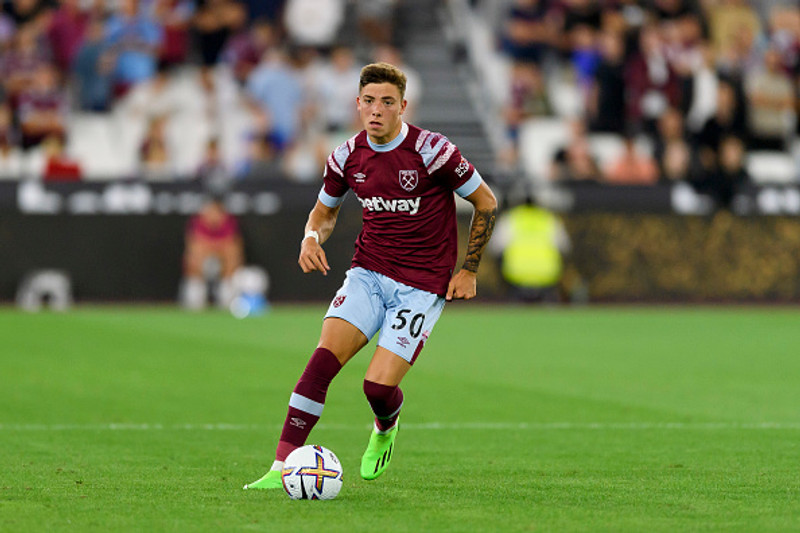 Ashby hefur aðeins komið við sögu í sjö keppnisleikjum með West Ham, þar af einum í ensku úrvalsdeildinni.