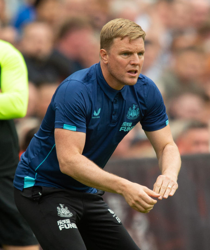 Eddie Howe verður áfram við stjórnvölinn.
