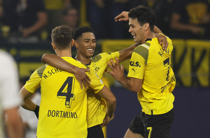 Borussia Dortmund spilar við Schalke