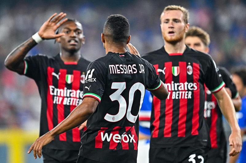 Milan mætir Napoli