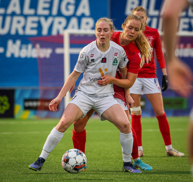 Lára Kristín og Karitas eru báðar í hópnum.