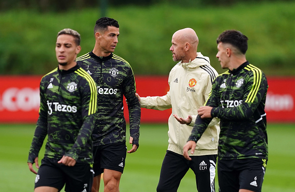 Cristiano Ronaldo og Erik ten Hag ræða málin á æfingu