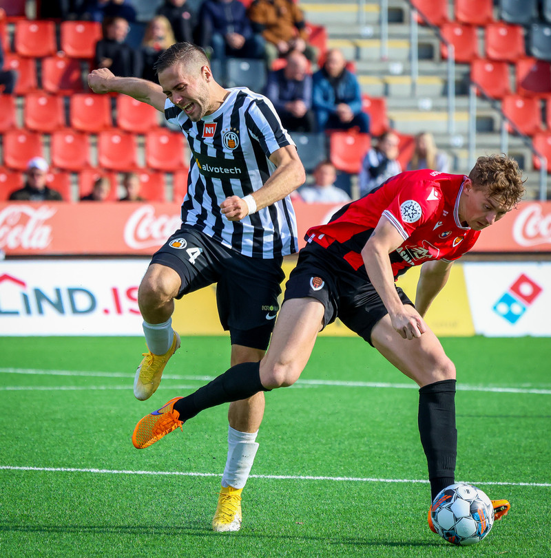 Hallur Hansson frá í níu til tólf mánuði
