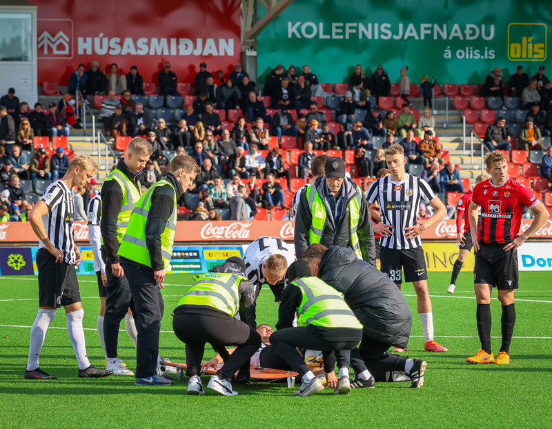 Hallur Hansson frá í níu til tólf mánuði