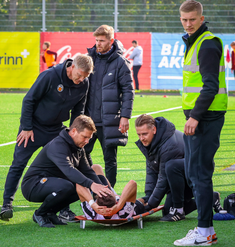 Hallur Hansson frá í níu til tólf mánuði