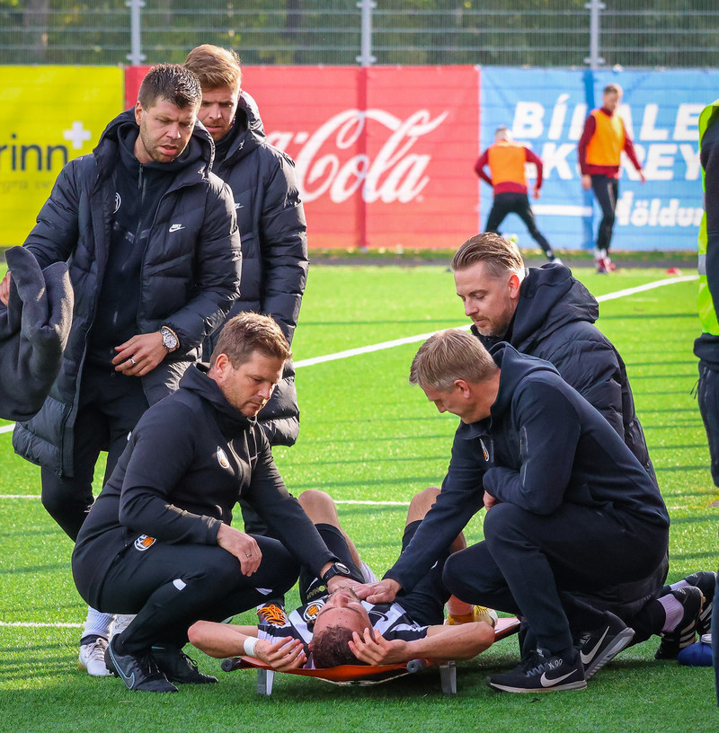 Hallur Hansson frá í níu til tólf mánuði