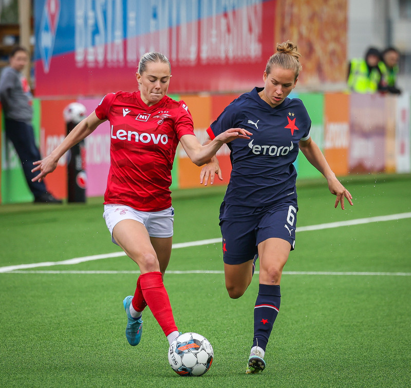 Myndaveisla: Naumt tap hjá Val gegn Slavia Prag