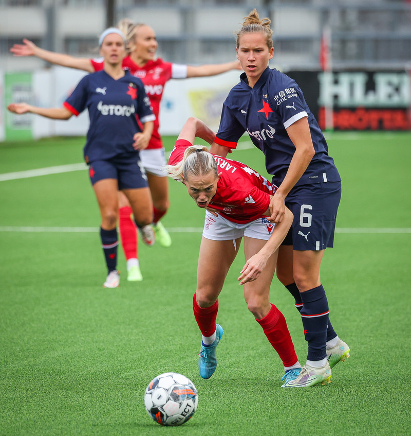 Myndaveisla: Naumt tap hjá Val gegn Slavia Prag