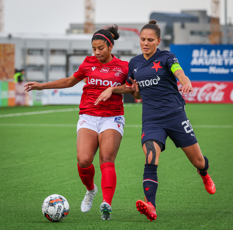 Myndaveisla: Naumt tap hjá Val gegn Slavia Prag