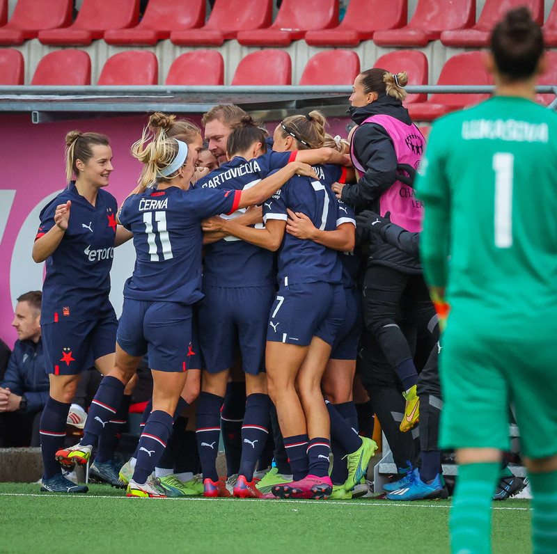 Myndaveisla: Naumt tap hjá Val gegn Slavia Prag