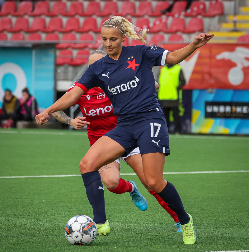 Myndaveisla: Naumt tap hjá Val gegn Slavia Prag