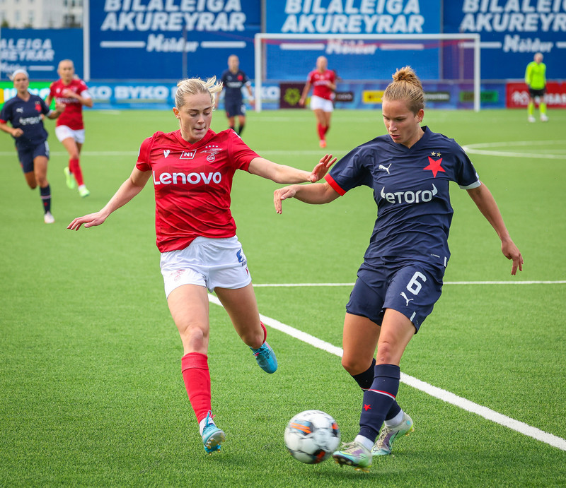 Myndaveisla: Naumt tap hjá Val gegn Slavia Prag