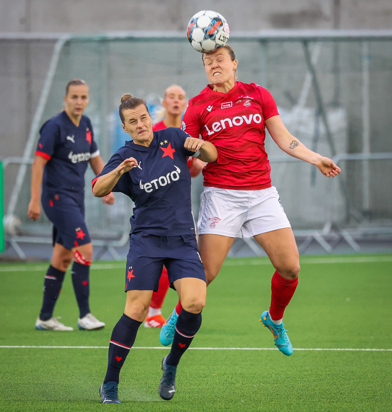 Myndaveisla: Naumt tap hjá Val gegn Slavia Prag