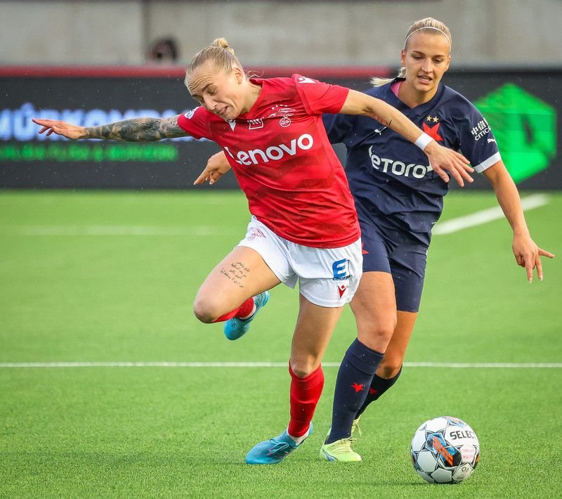 Myndaveisla: Naumt tap hjá Val gegn Slavia Prag