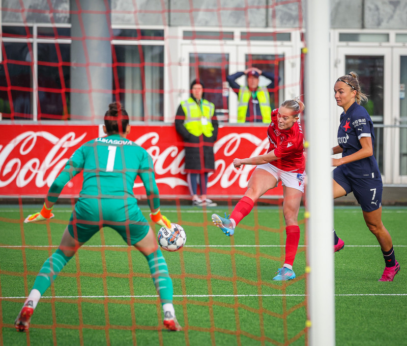 Myndaveisla: Naumt tap hjá Val gegn Slavia Prag