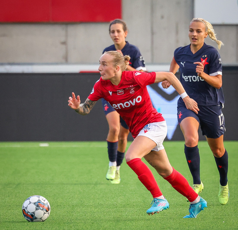 Myndaveisla: Naumt tap hjá Val gegn Slavia Prag